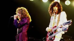 Robert Plant y Jimmy Page en directo
